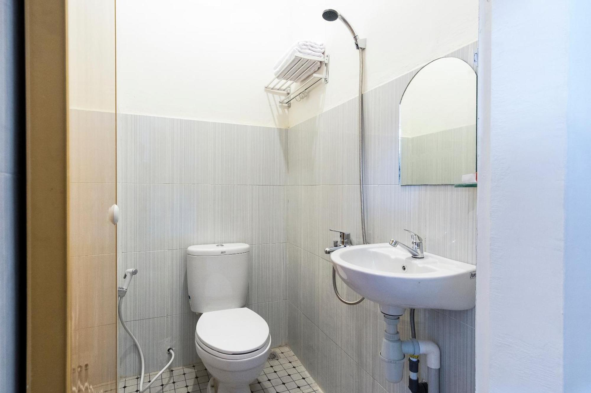 Super Oyo Capital O 873 Kamani Homestay Syariah Medan Extérieur photo
