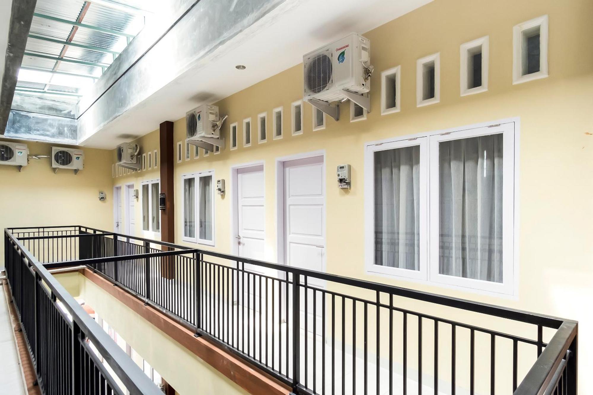 Super Oyo Capital O 873 Kamani Homestay Syariah Medan Extérieur photo